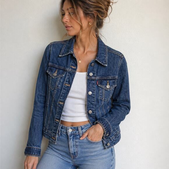 Levi's Jackets & Blazers - Levi’s Medium Wash Classic Denim Trucker Jacket Sz XS